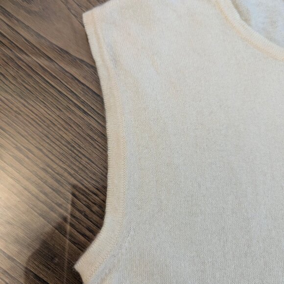 Chanel Vintage Cashmere Tank Top Sweater Pale Yellow Cream CC Logo Size S RARE - Picture 10 of 14
